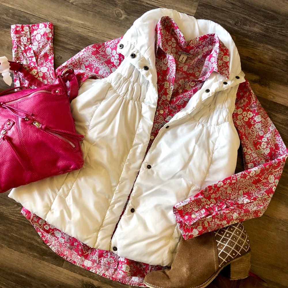 Izod White Button Front Puffer Vest size L